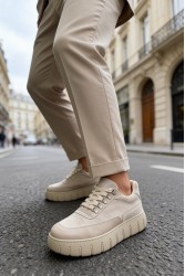 Mens Sneakers - Beige Suede - 600