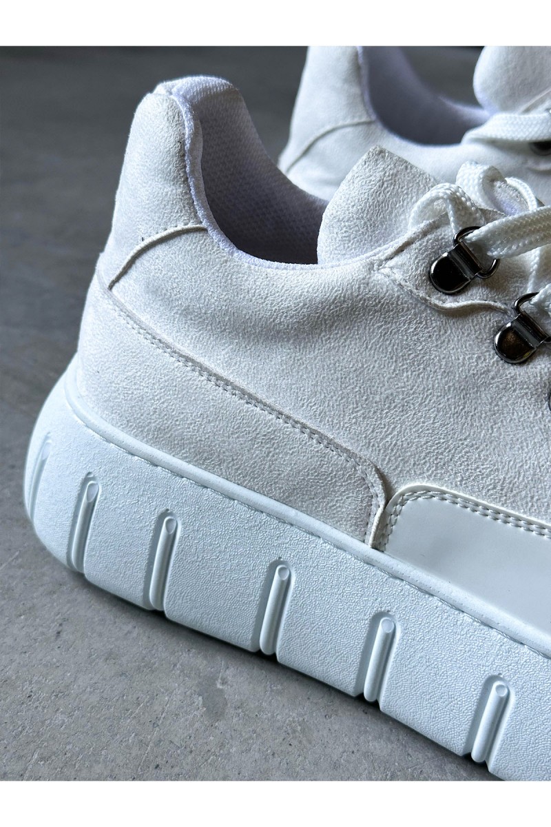 Mens Sneakers - White Suede - 600