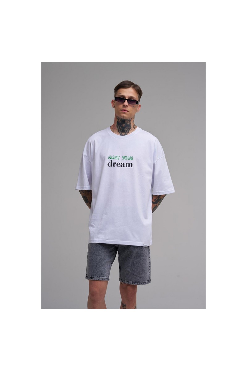 Unisex Oversized T-shirt - White - Hunt Your Dream