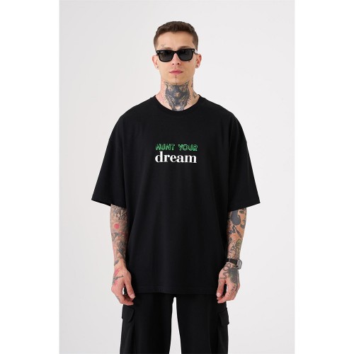 Unisex Oversized T-shirt - Black - Hunt Your Dream