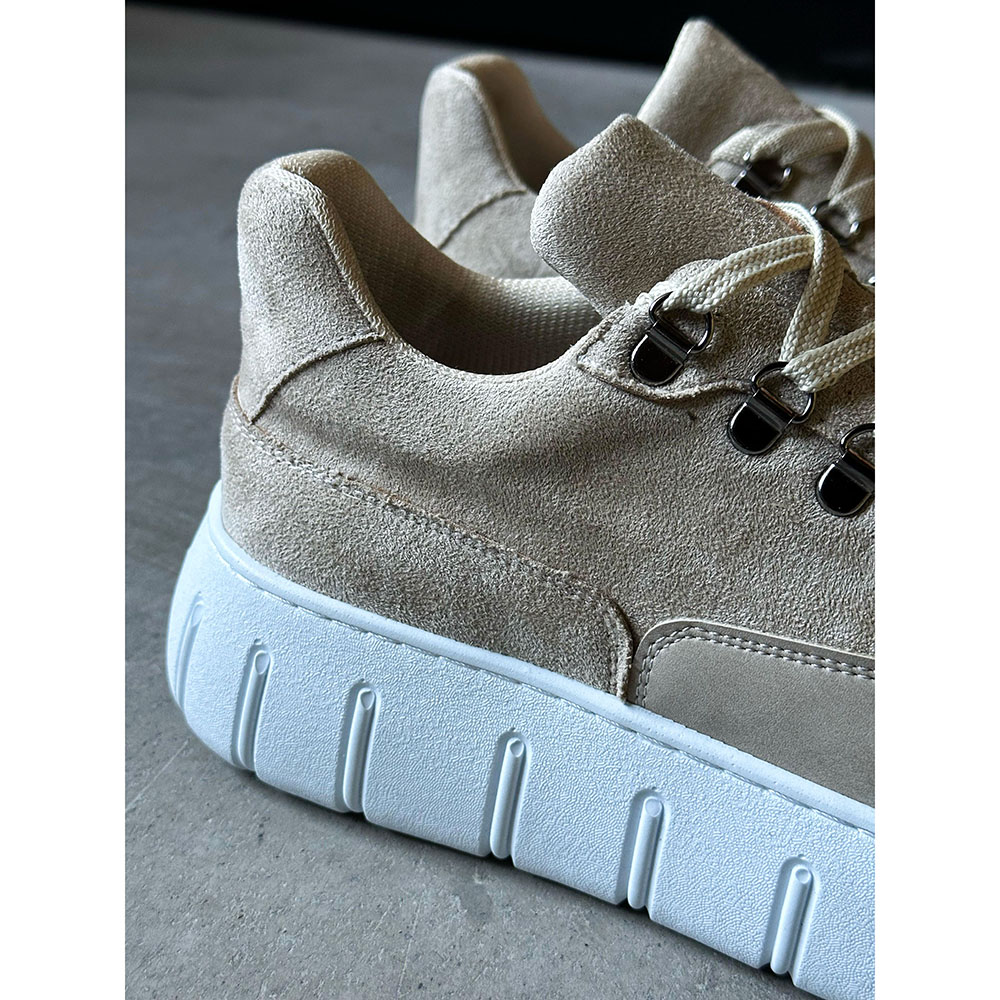 Mens Sneakers - Beige Suede - 600