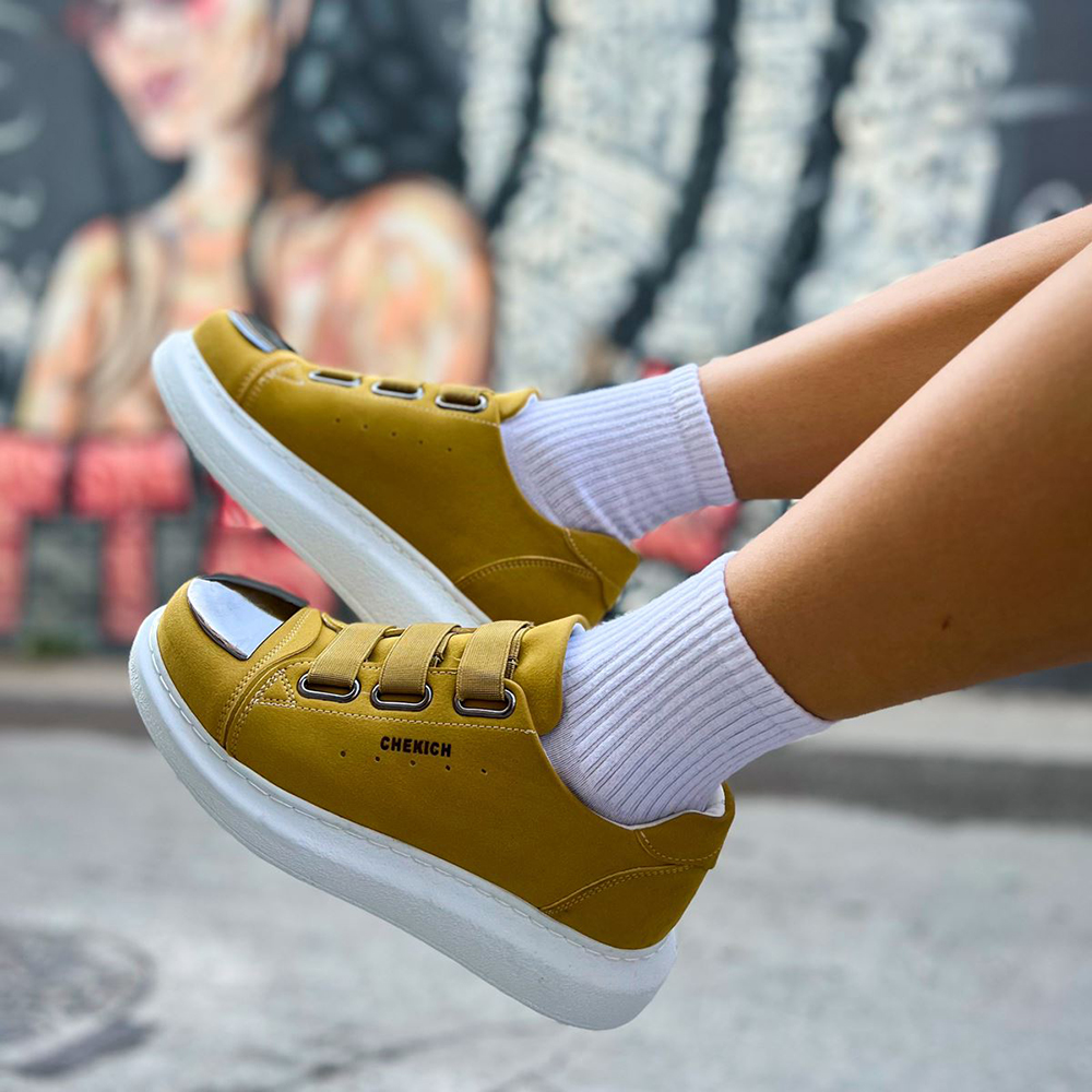 Mens Sneakers - Camel Suede - 251