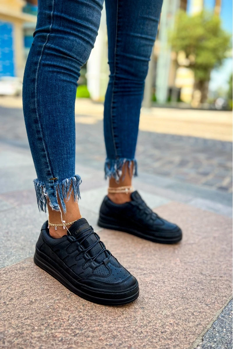 Womens Sneakers - Black - 040