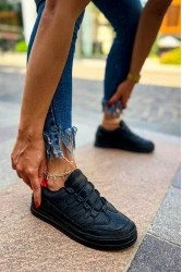 Womens Sneakers - Black - 040