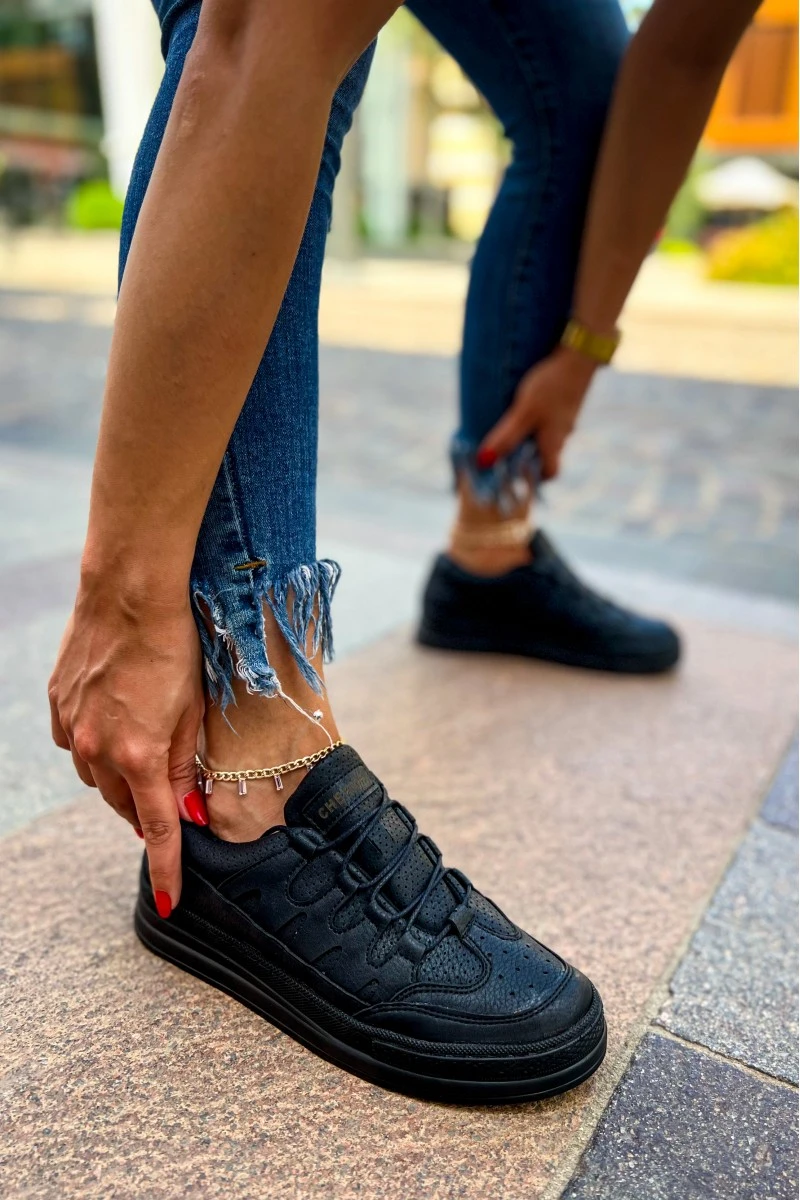 Womens Sneakers - Black - 040