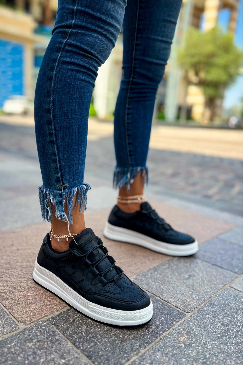 Womens Sneakers - Black White - 040