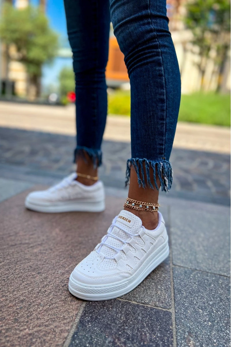 Womens Sneakers - White - 040