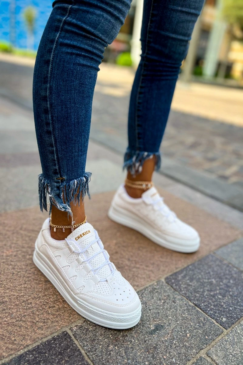 Womens Sneakers - White - 040