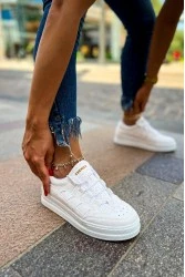 Womens Sneakers - White - 040