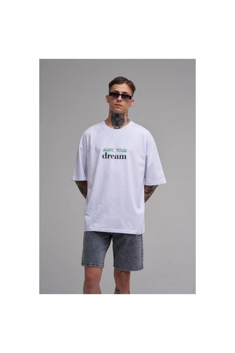 Unisex Oversized T-shirt - White - Hunt Your Dream