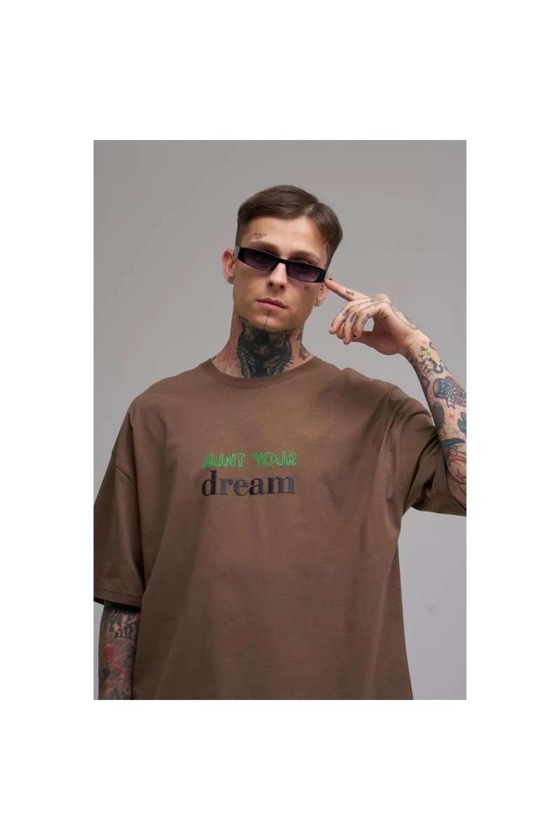 Unisex Oversized T-shirt - Brown - Hunt Your Dream