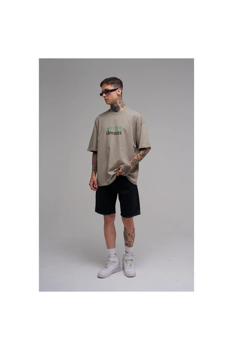 Unisex Oversized T-shirt - Khaki - Hunt Your Dream