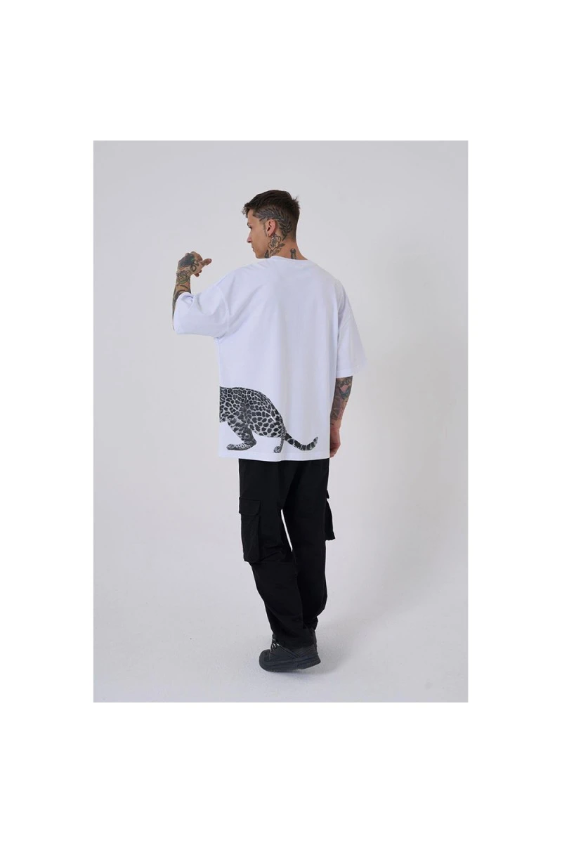 Unisex Oversized T-shirt  - White - Leopard