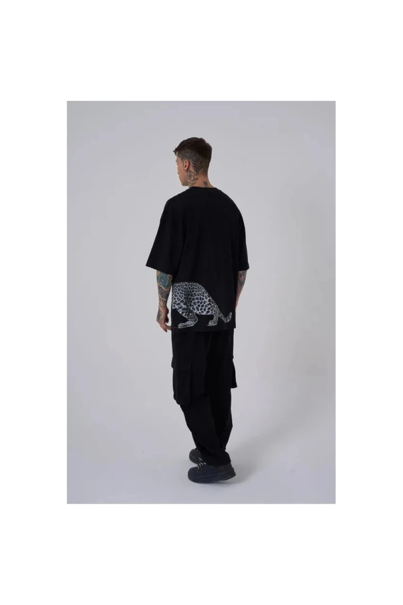 Unisex Oversized T-shirt - Black - Leopard
